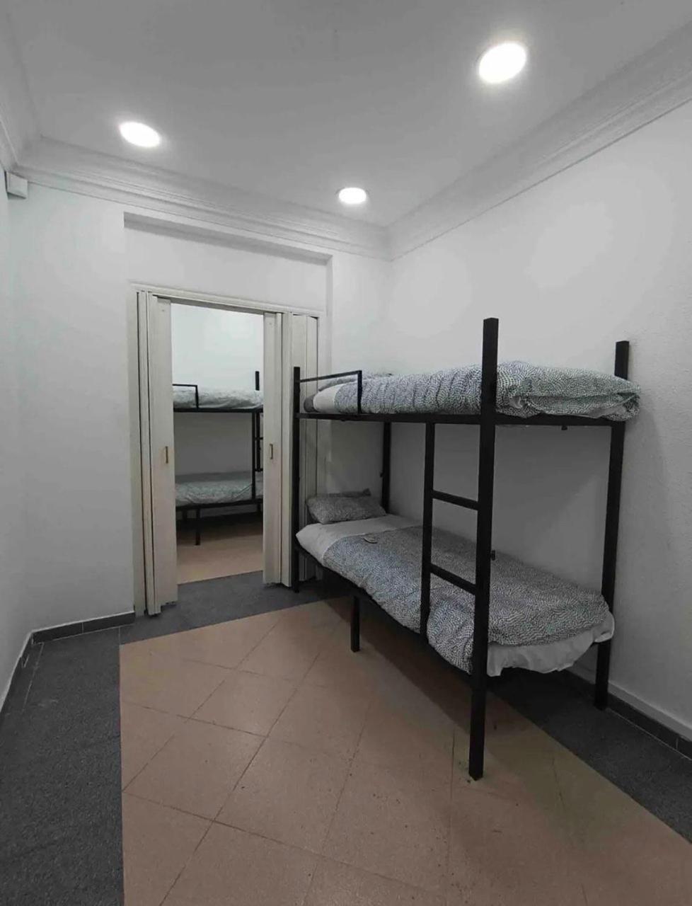 Parsa Booking Madrid Exterior foto